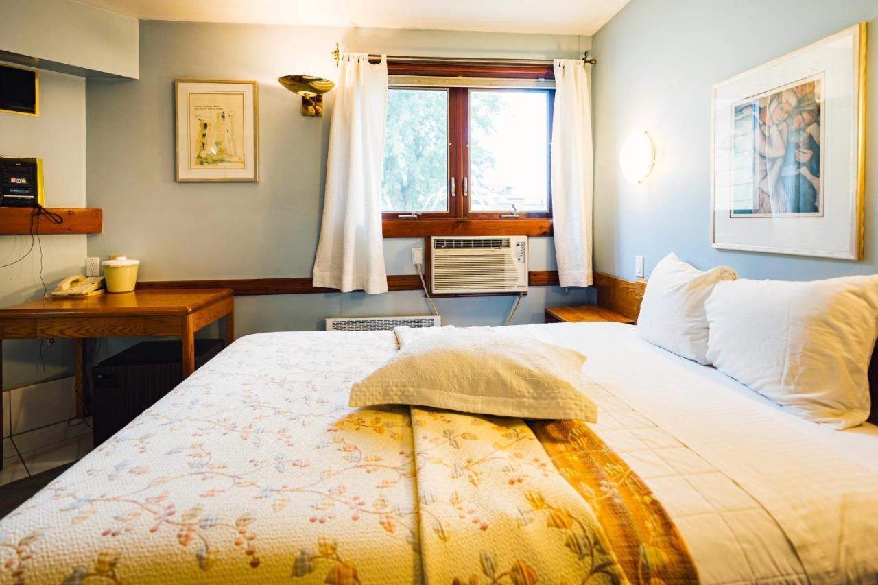 Auberge Harris Saint-Jean-sur-Richelieu Esterno foto