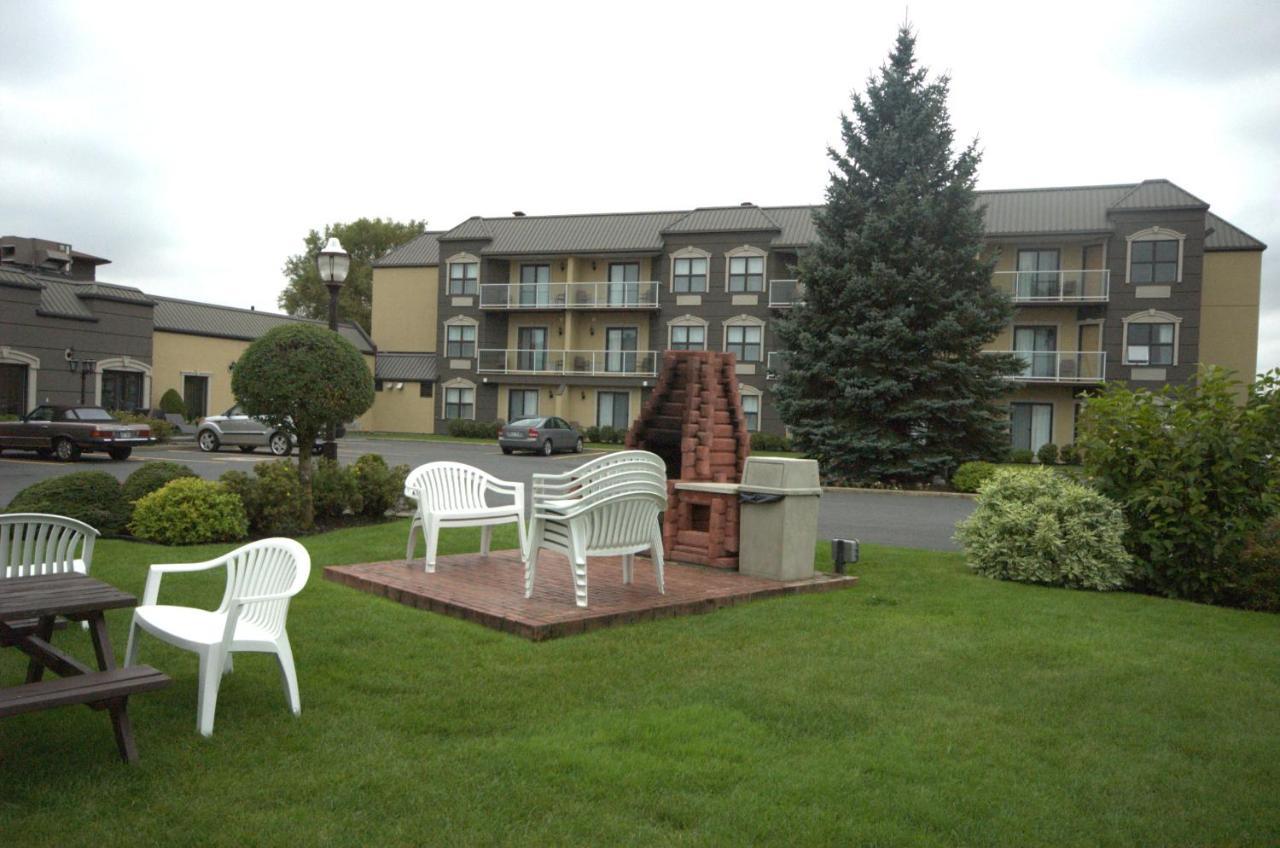 Auberge Harris Saint-Jean-sur-Richelieu Esterno foto