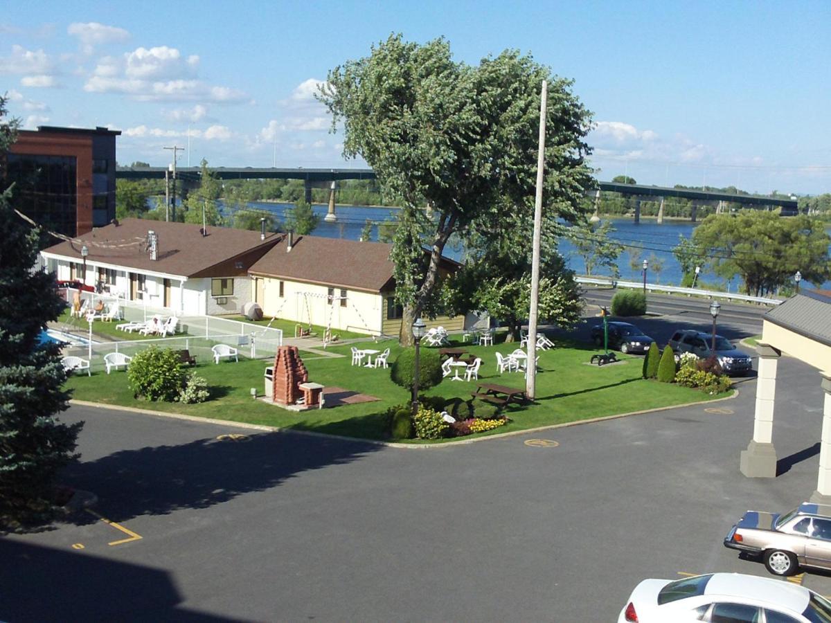 Auberge Harris Saint-Jean-sur-Richelieu Esterno foto