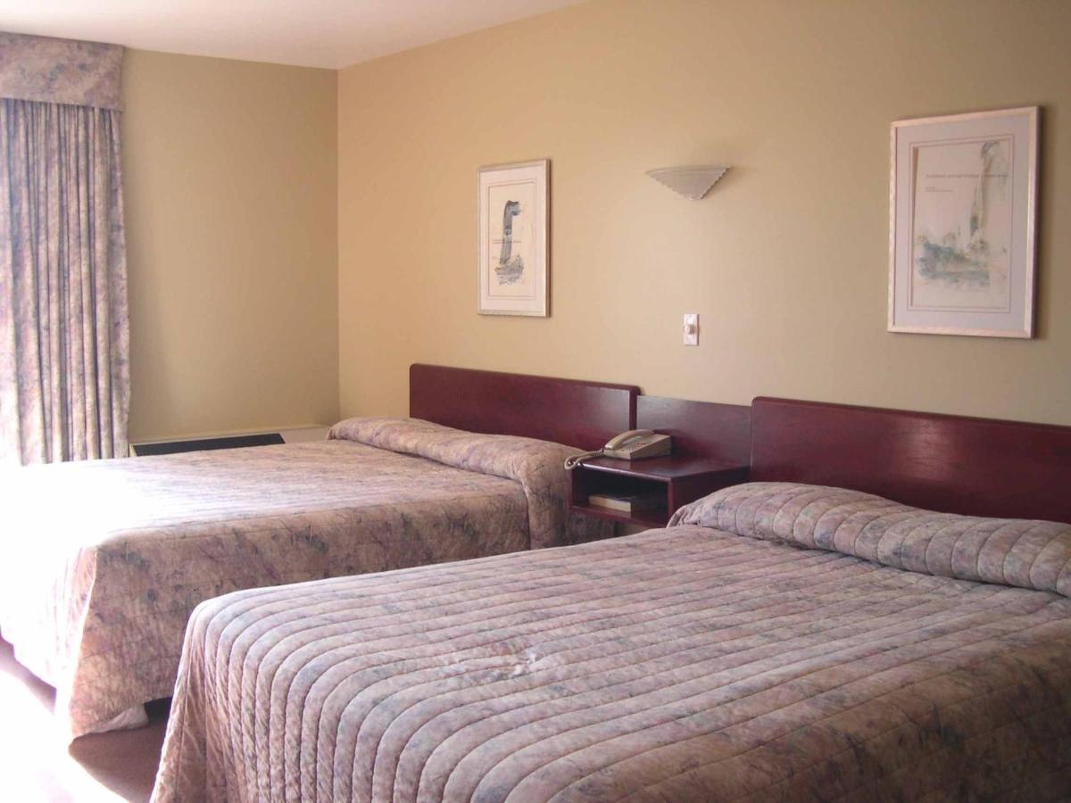 Auberge Harris Saint-Jean-sur-Richelieu Esterno foto