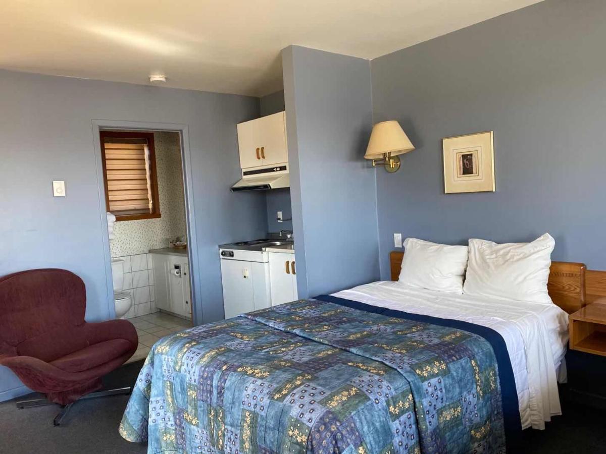 Auberge Harris Saint-Jean-sur-Richelieu Esterno foto