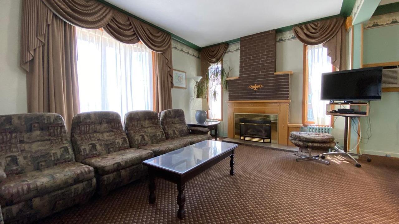 Auberge Harris Saint-Jean-sur-Richelieu Esterno foto