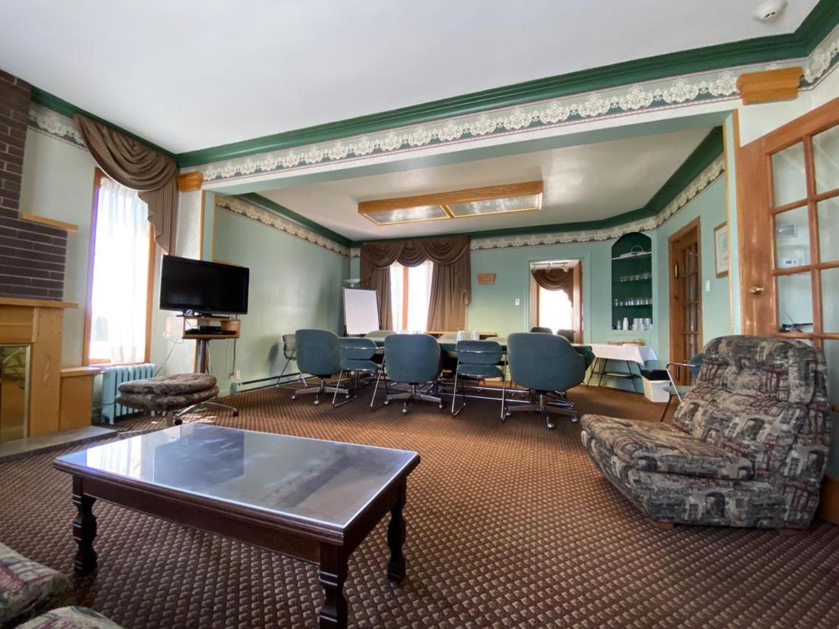Auberge Harris Saint-Jean-sur-Richelieu Esterno foto